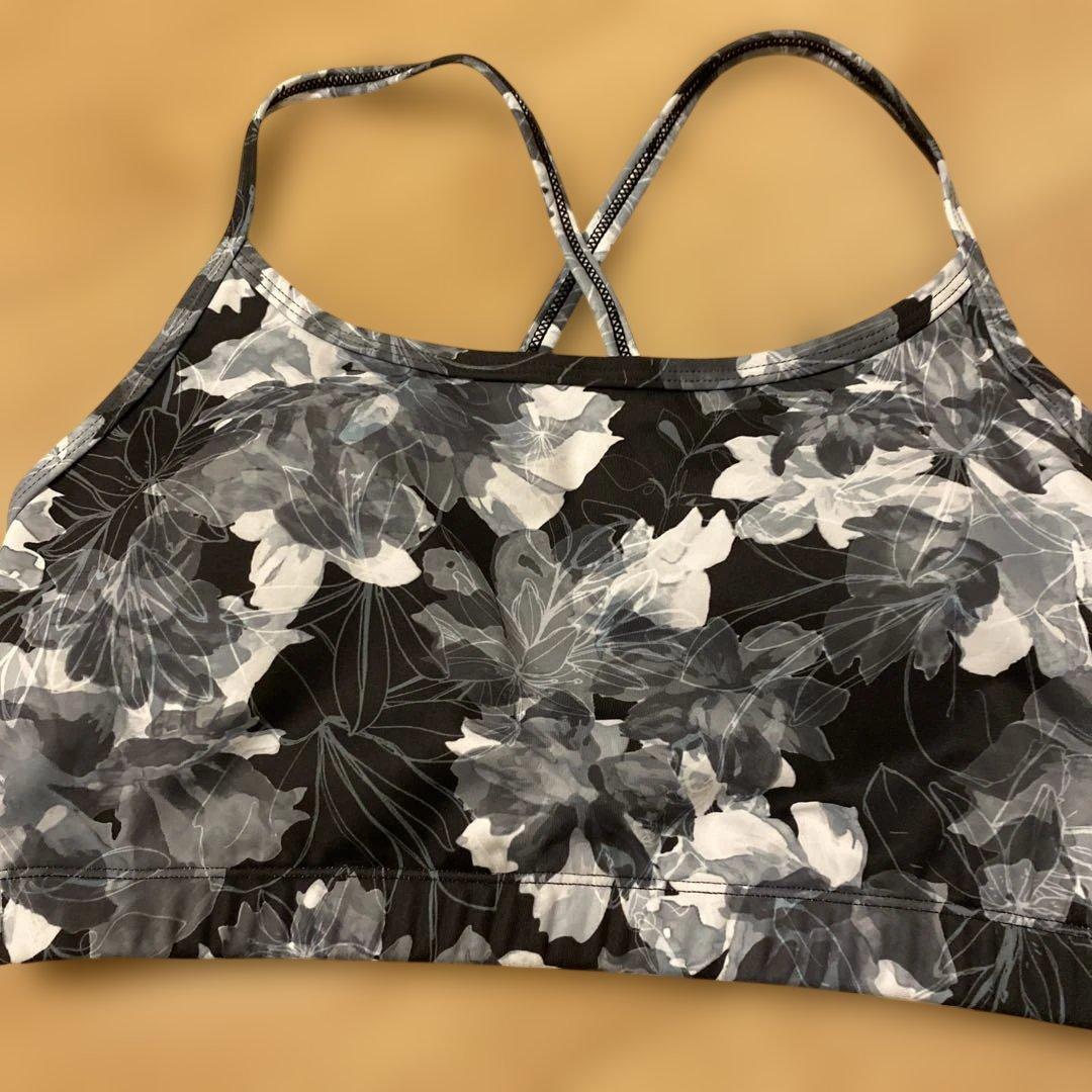 ゆ*う様 新品未使用　Mサイズ　SUKALA 花柄ヨガブラとレギンスセット ブラ