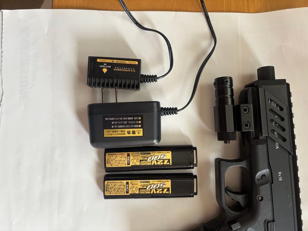 東京マルイ G18C 電動＋バッテリー2本充電器＋レールシステム