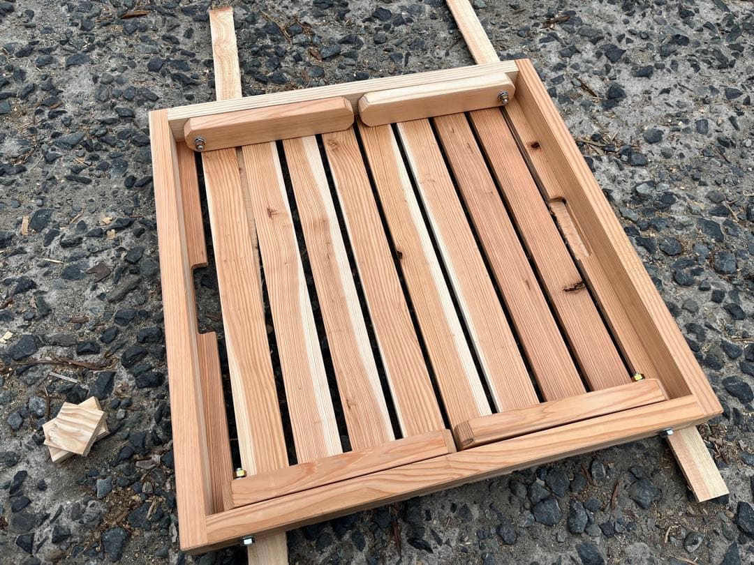 ハンドメイド　木製アウトドアテーブル　60センチ