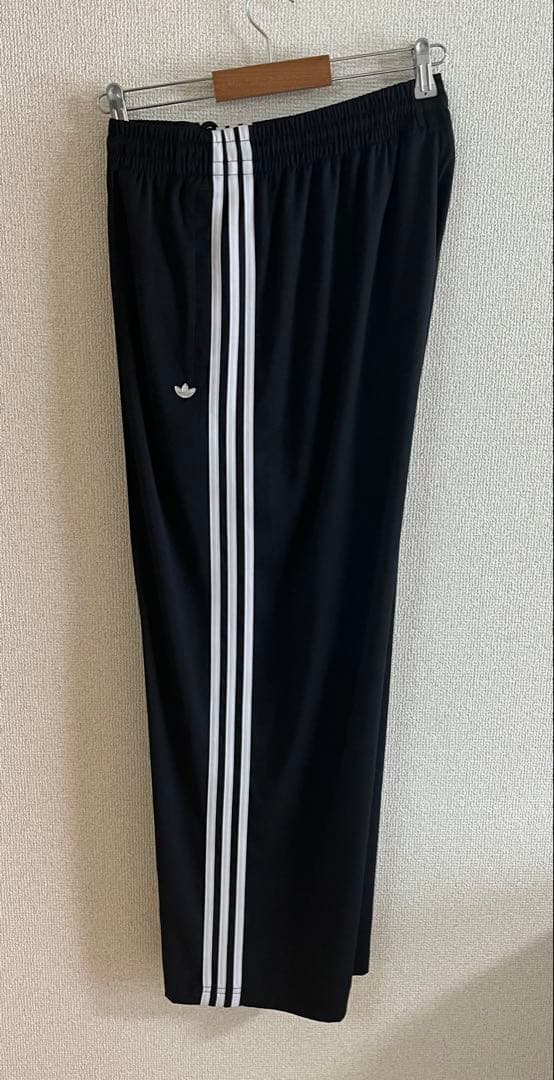 【新品未使用】adidasアディダスプレミアム バギー トラックパンツ