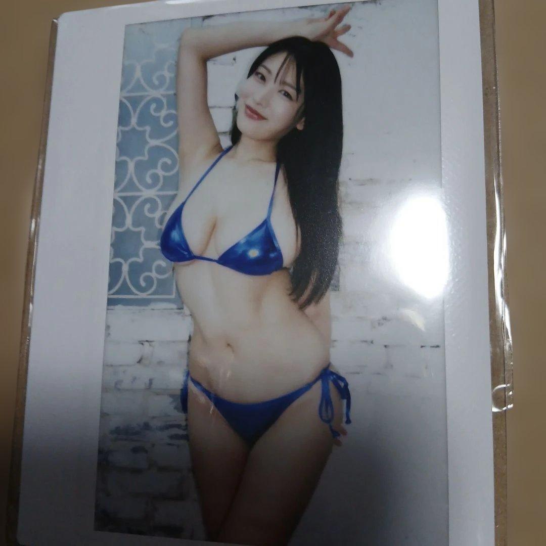 風吹ケイ　チェキ　青 ビキニ ポラロイド写真