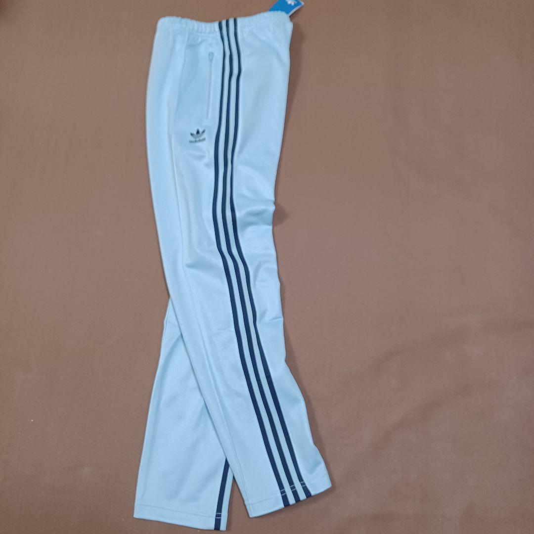adidas　アディカラー クラシック トラックパンツ（ジャージ）