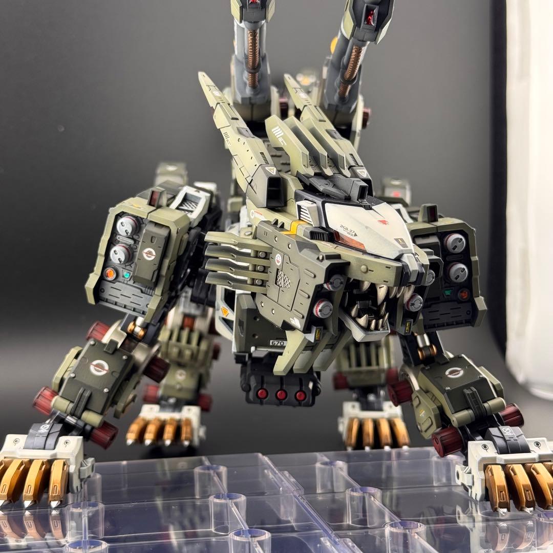 コトブキヤ　HMM ゾイド　ライガーゼロパンツァー　全塗装完成品　ZOIDS