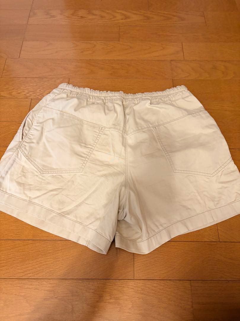 Acne Studios ベージュ ショートパンツ