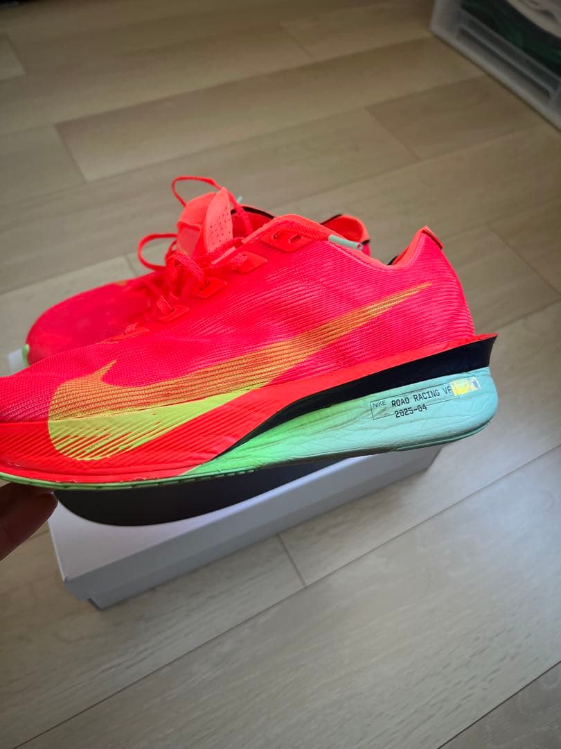 NIKE ヴェイパーフライ4 26.5cm
