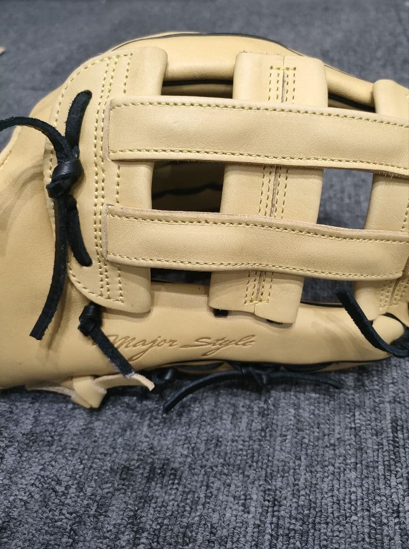 【超美品】ビクトリーステージ グローブ タティスJrモデル