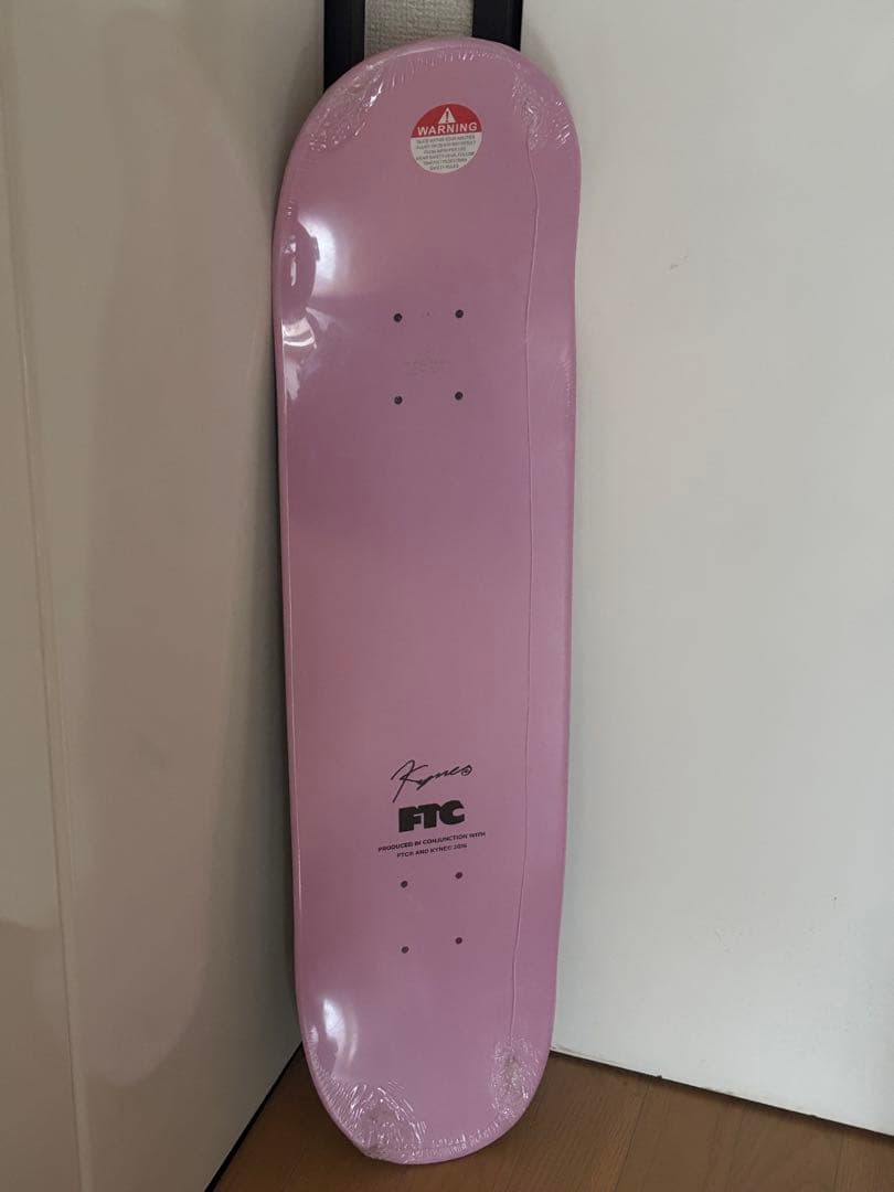 本物 Kyne FTC デッキ ピンク ポスター キャンバス Tシャツ 正規品