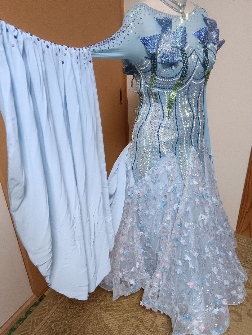 新品未使用✨立体花✨豪華 社交ダンスドレス水色ストーン 競技会、デモ、共演会、M