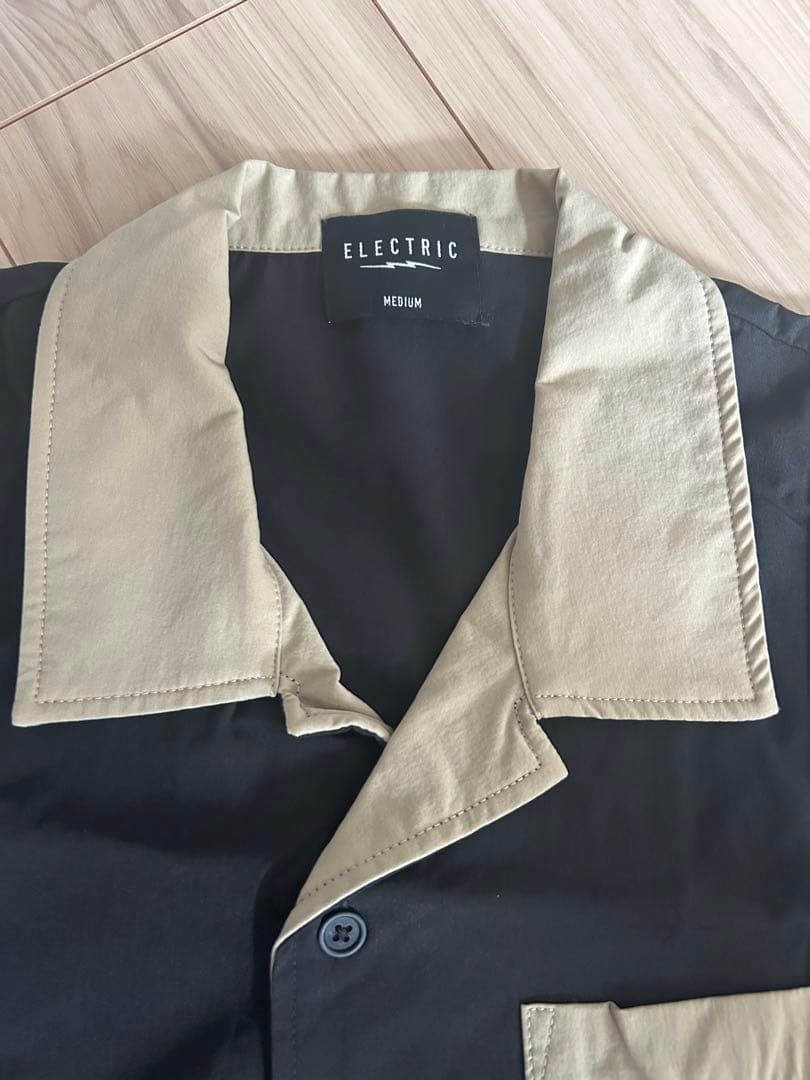 BEAMS GOLF ELECTRIC 別注Mサイズ 黒ベージュ シャツ
