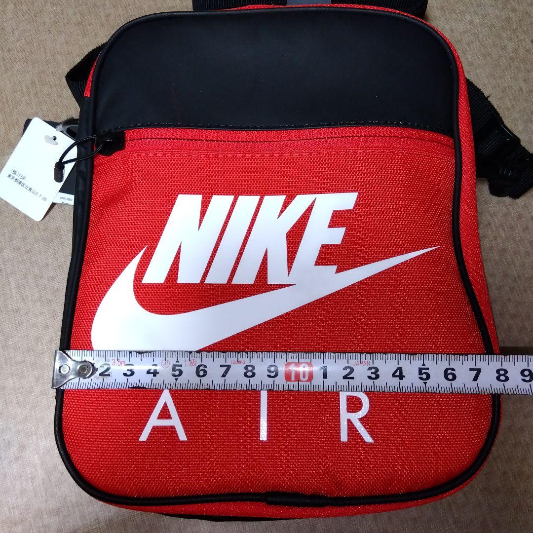 NIKE ラウンド、ショルダーバック保温機能付き レッド・ブラック新品未使用