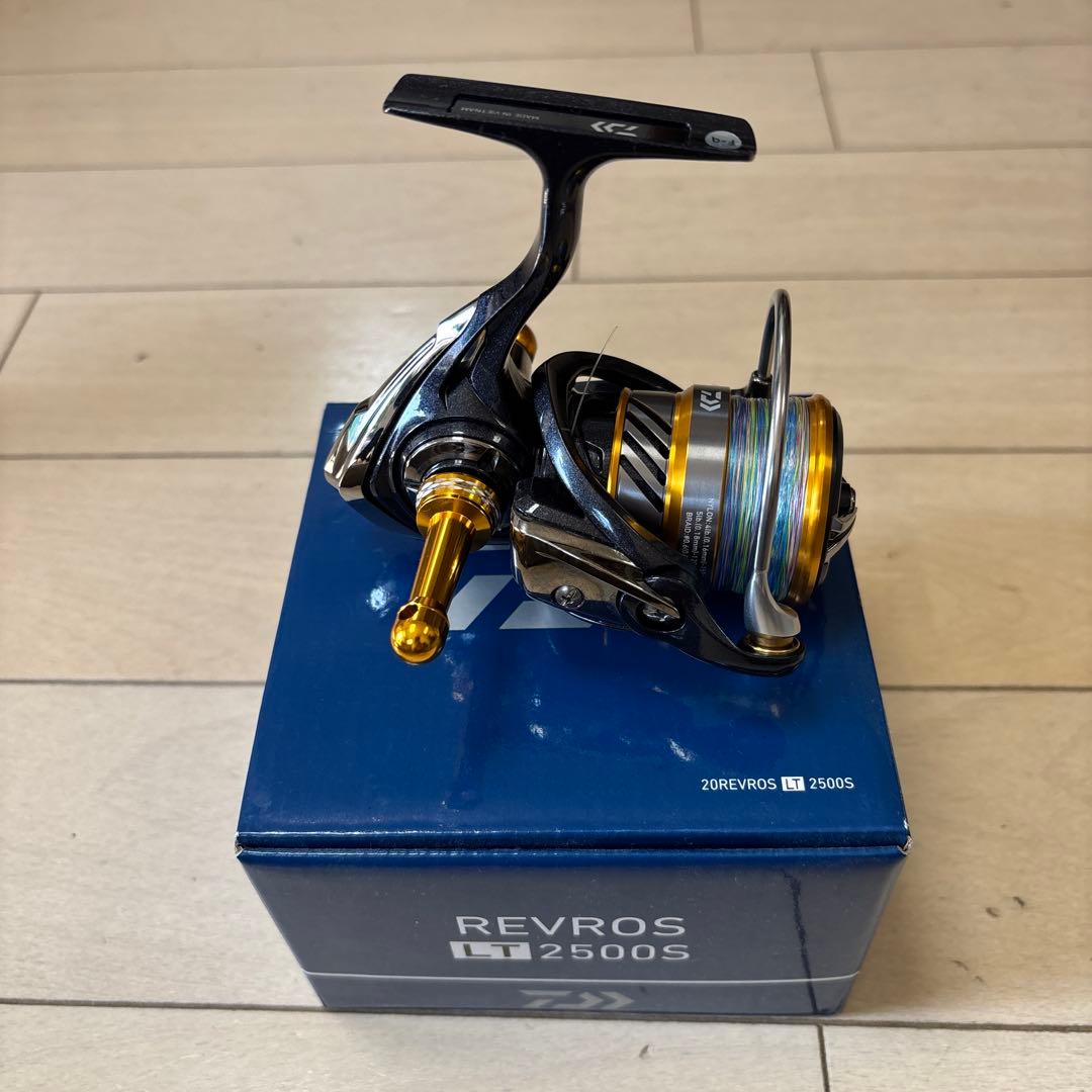 Daiwa 20レブロス　LT2500S ゴメクサス リールスタンド付き