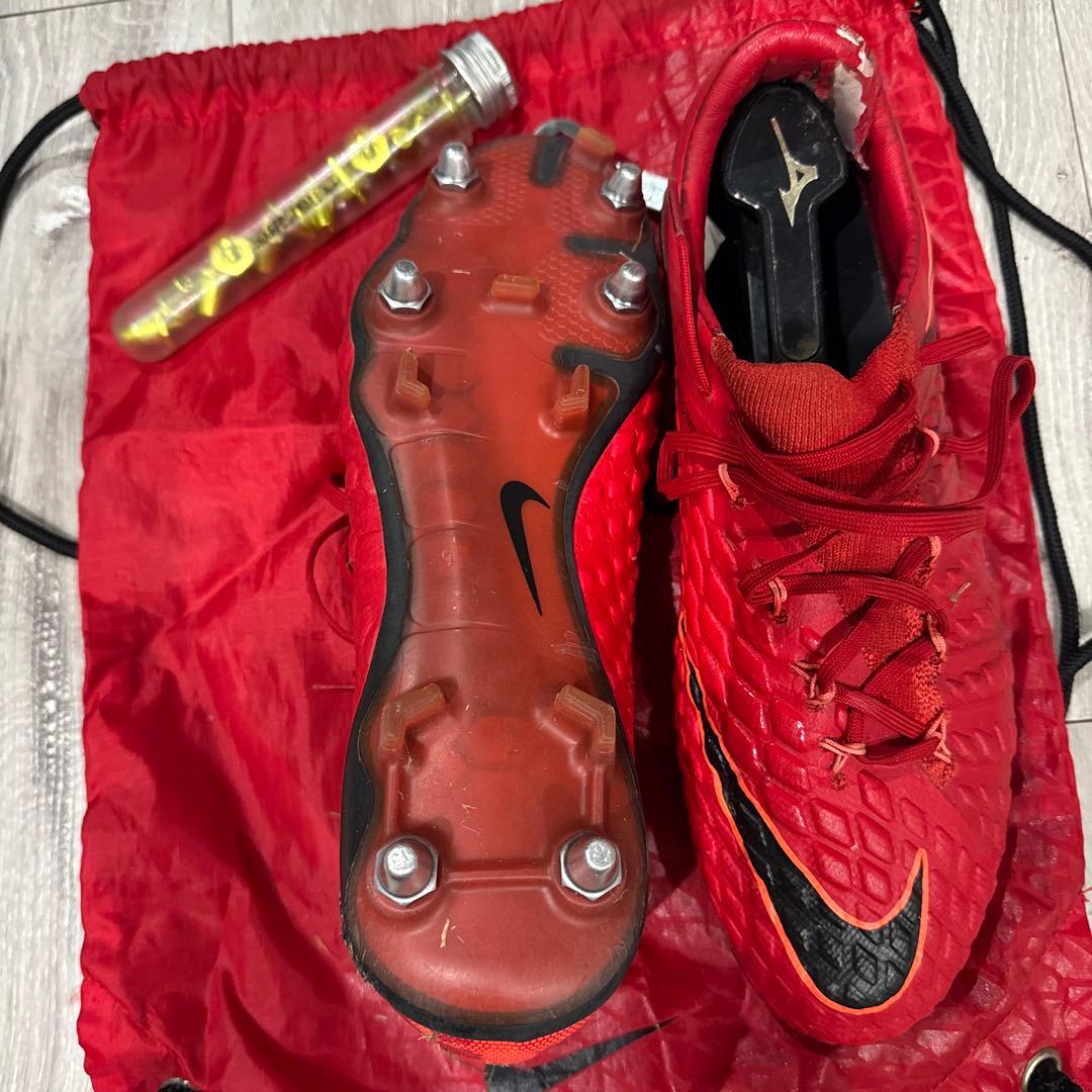 か*ち様 Nike サッカースパイク ハイパーヴェノム