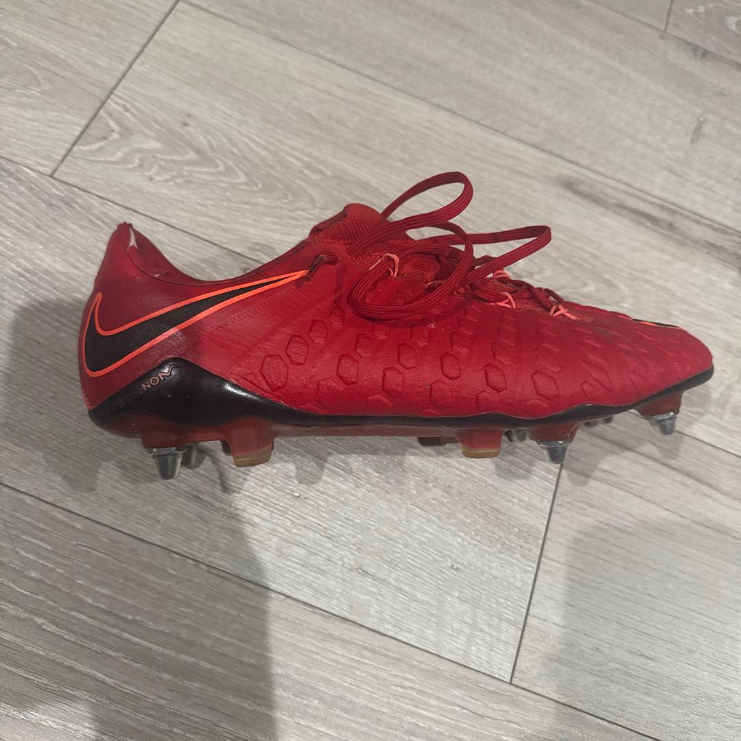 か*ち様 Nike サッカースパイク ハイパーヴェノム