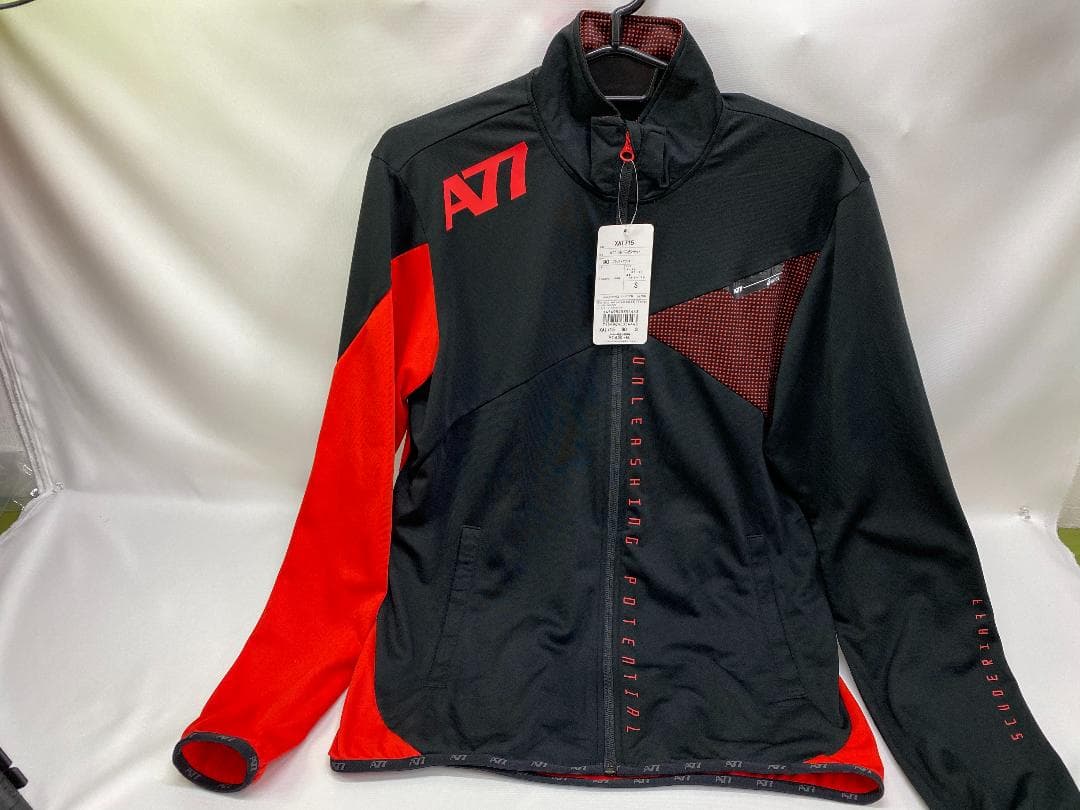 アシックス　トレーニングジャケット　S　XAT715