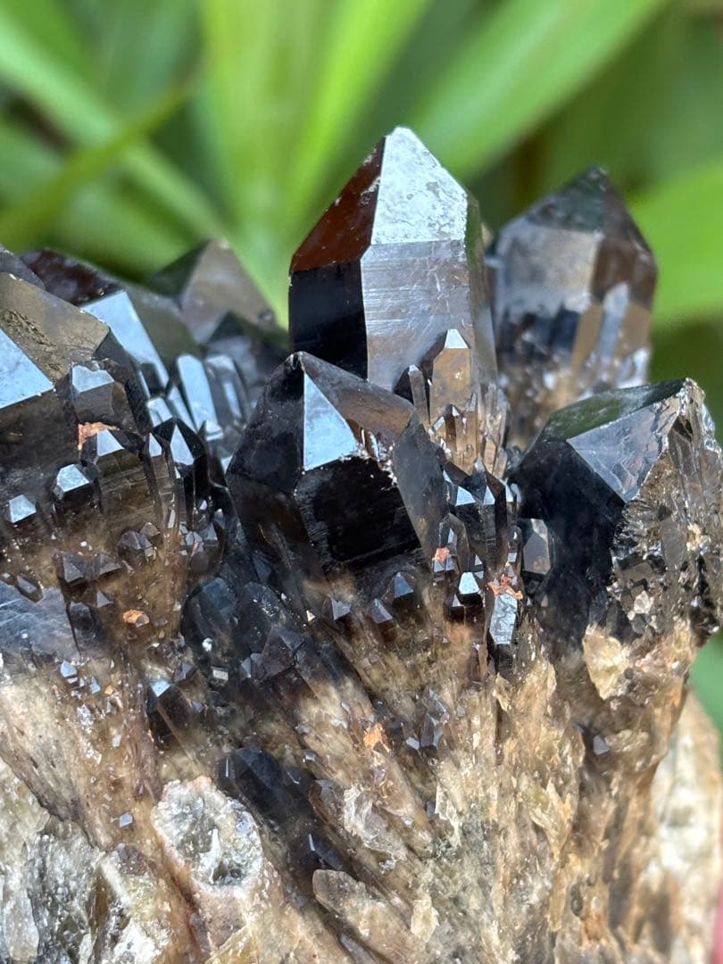 コンゴ産　モリオンクラスター　2200g 形姿良し　カッコいい　天然石