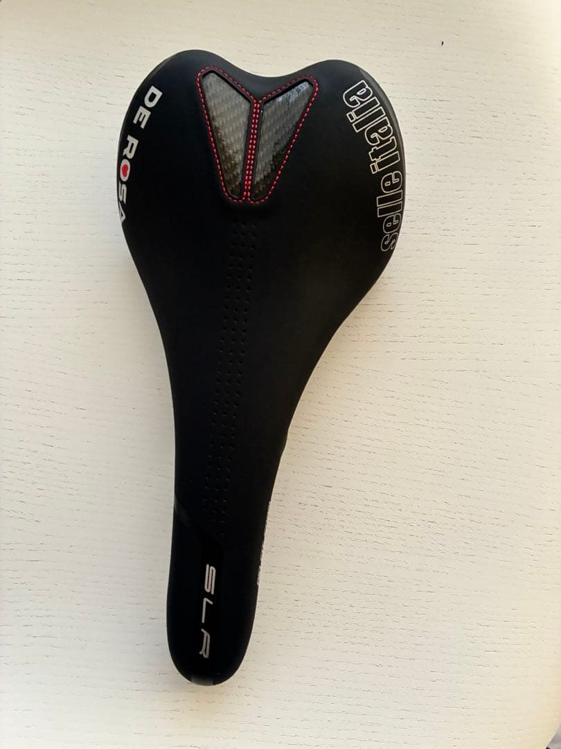 【未使用・美品】DE ROSA サドル　セライタリア　ロードバイク　カーボン