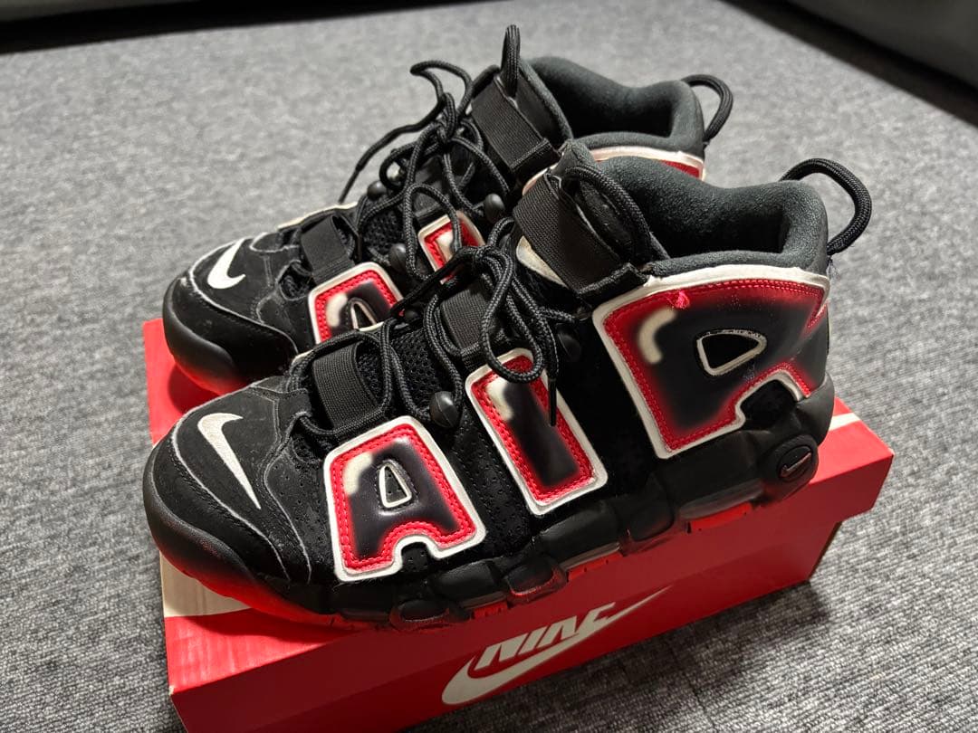 NIKE AIR MORE UPTEMPO 96'・ブラック/レッド