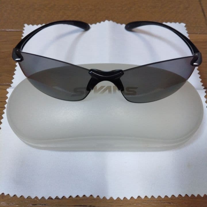 美品⭐SWANS⭐スポーツ⭐サングラス⭐ブラック⭐ケース付き⭐