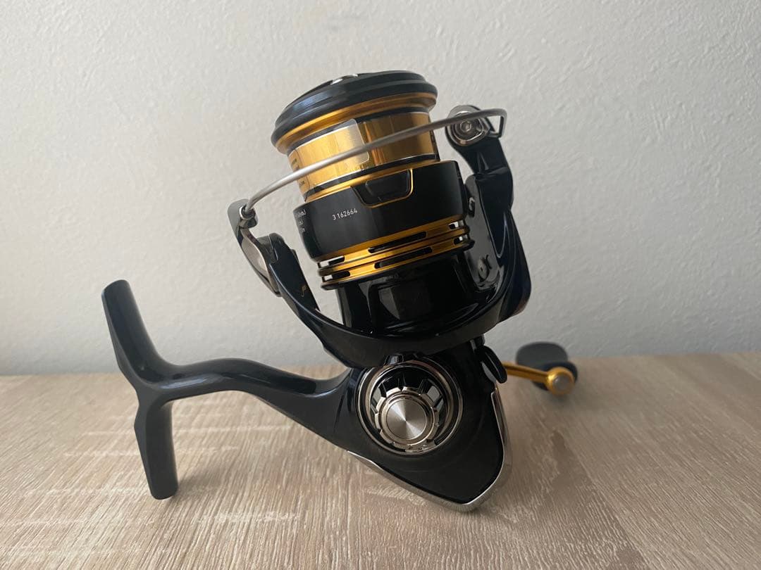 ダイワ 23レガリス LT2500S-XH 【中古品】