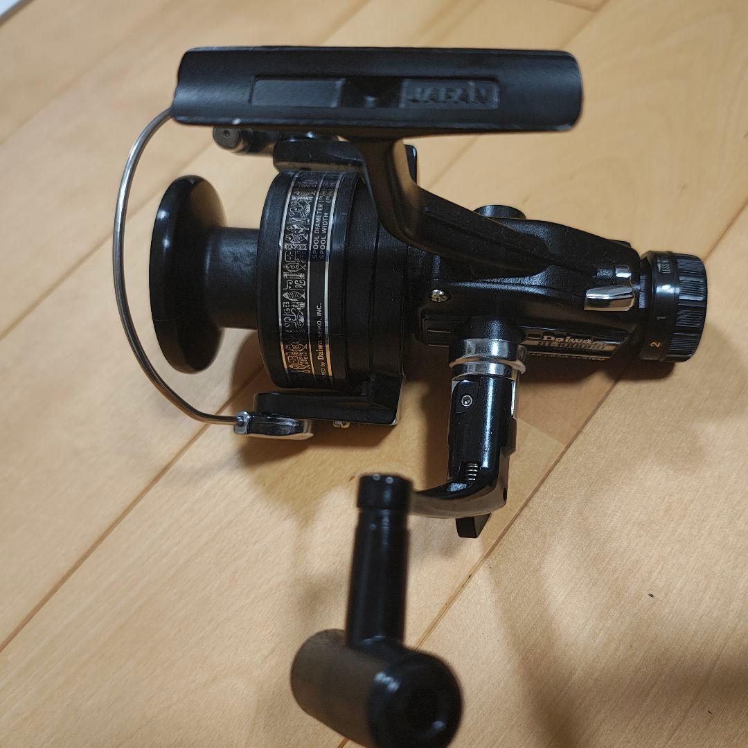 SS700 フィッシングリール 黒