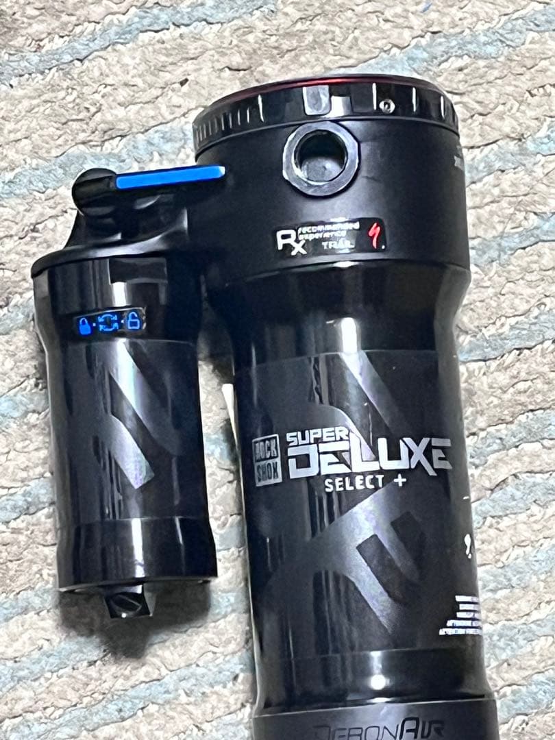 Super Deluxe Select+ リアサスペンション