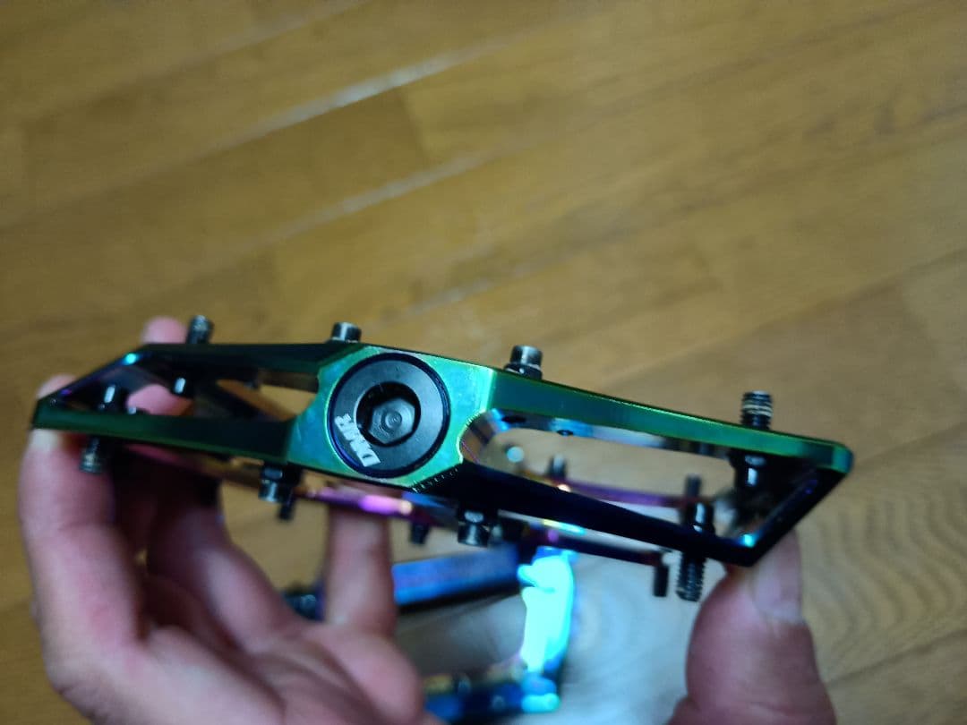 DMR VAULT LACON　フラットペダル マルチカラー MTB