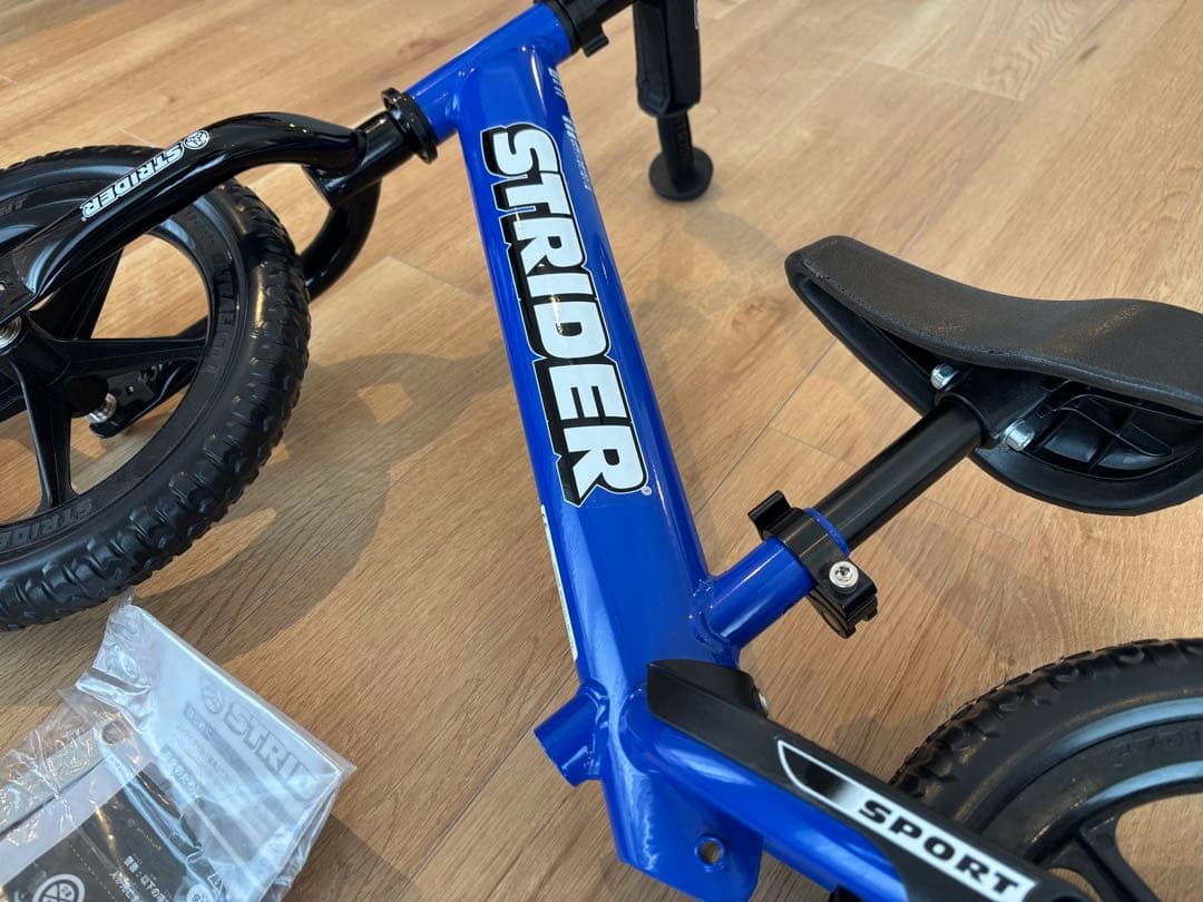 ym ストライダー　STRIDER スポーツモデル　SPORT 12 青
