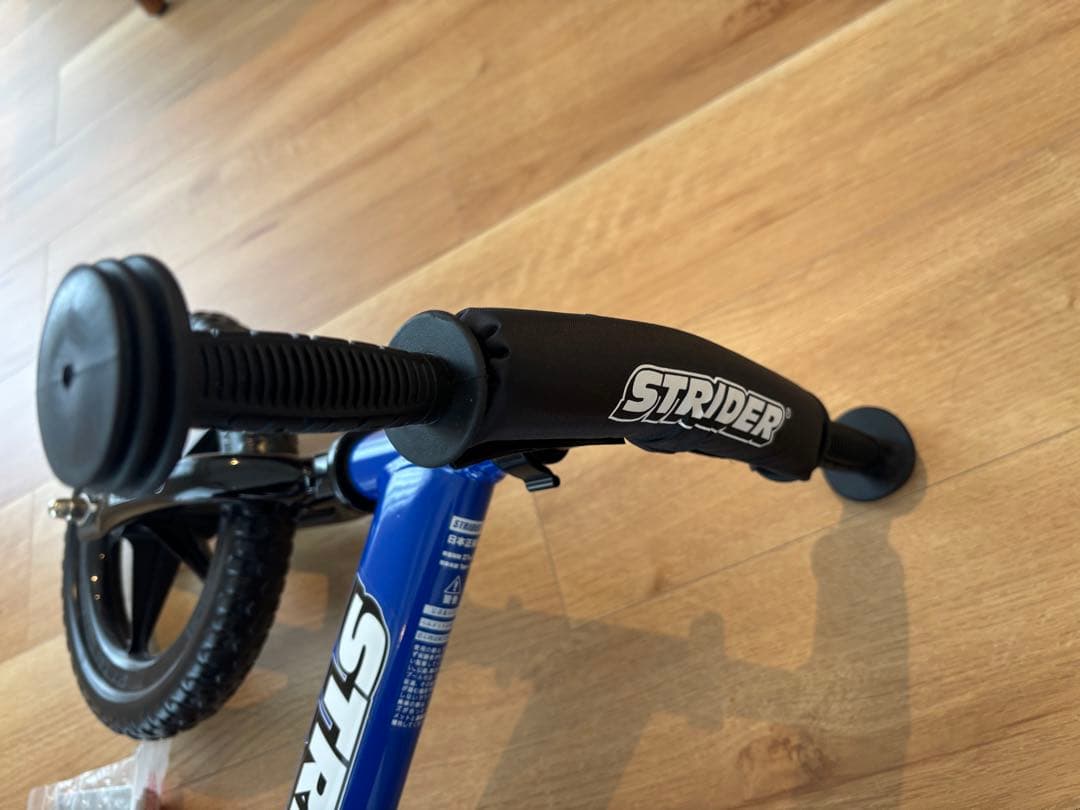 ym ストライダー　STRIDER スポーツモデル　SPORT 12 青