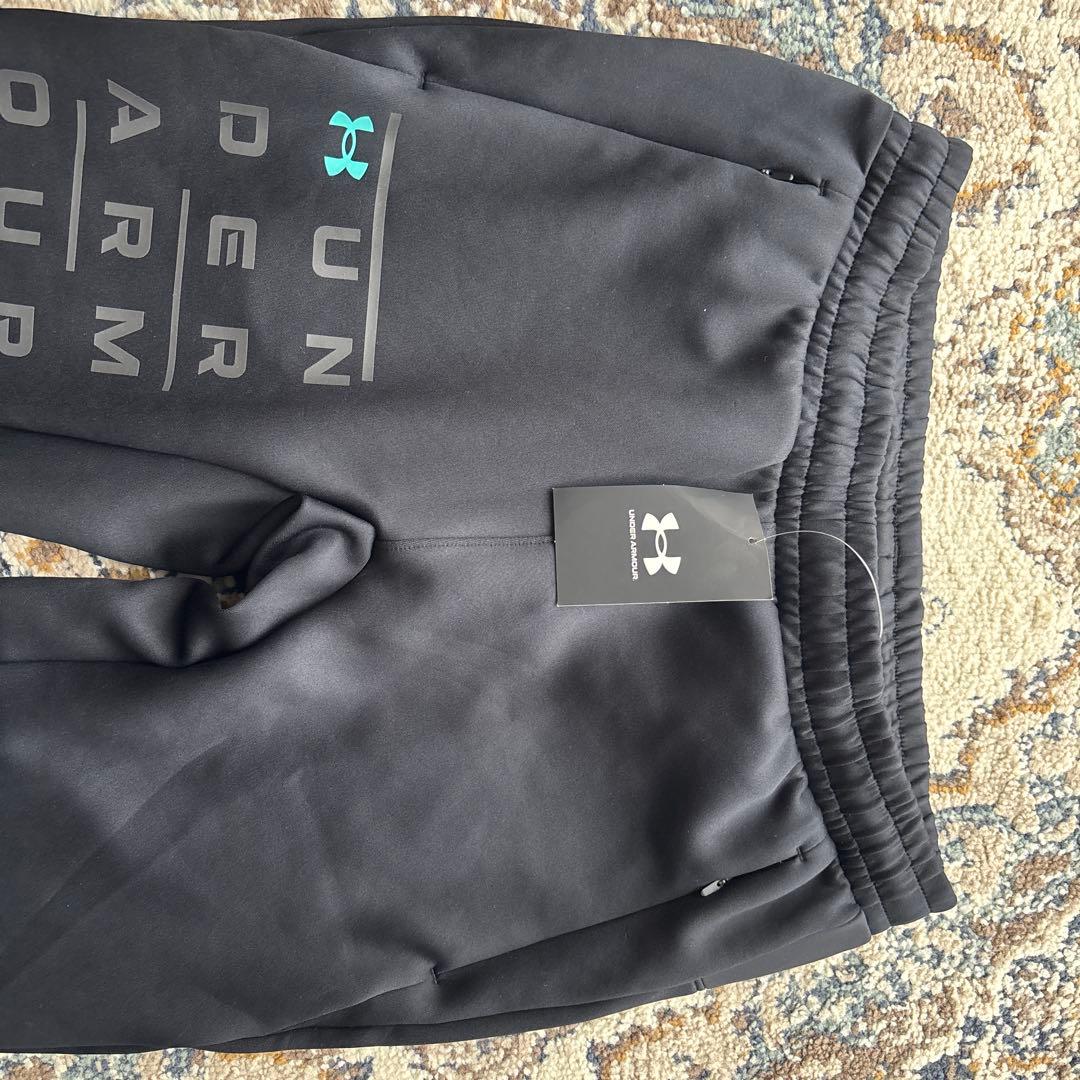 UNDER ARMOUR ブラックジャージパンツ 新品タグ付き