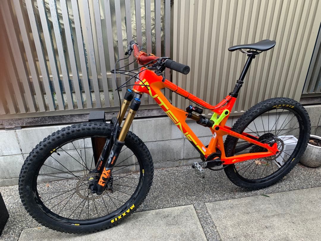 INTENSE TRACER 275 Mサイズ FOX カーボン インテンス