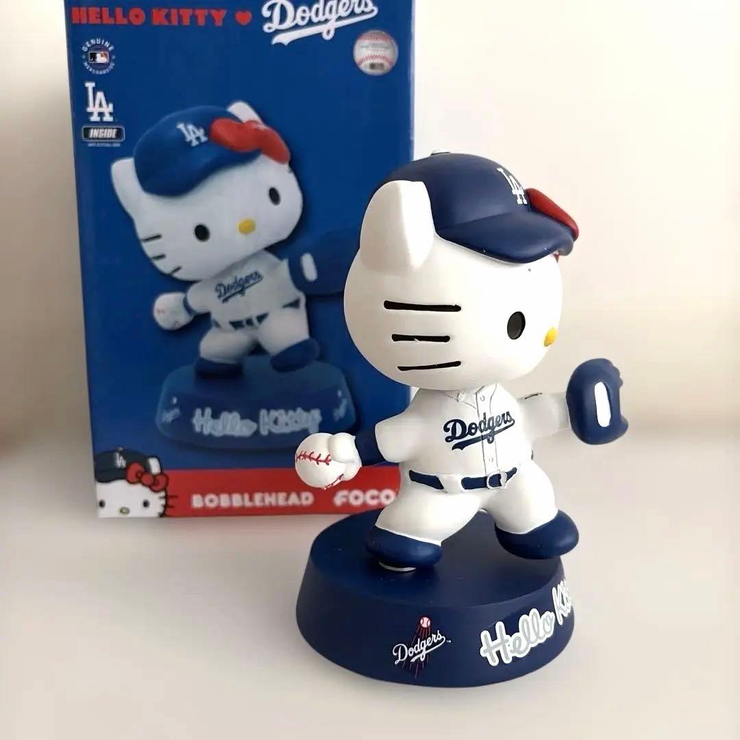 激レア 新品 箱付ハローキティ × ドジャース ボブルヘッド 陶器のような重厚感