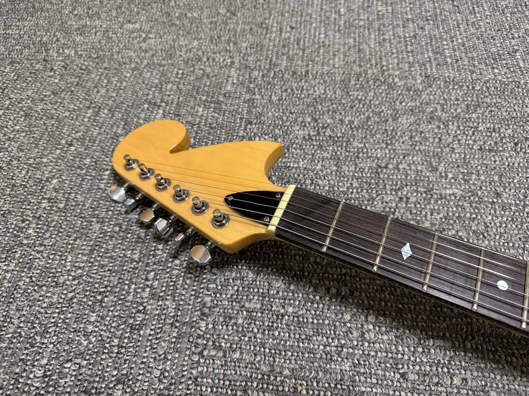 新品同様 Bigsbyタイプ　エレキギター