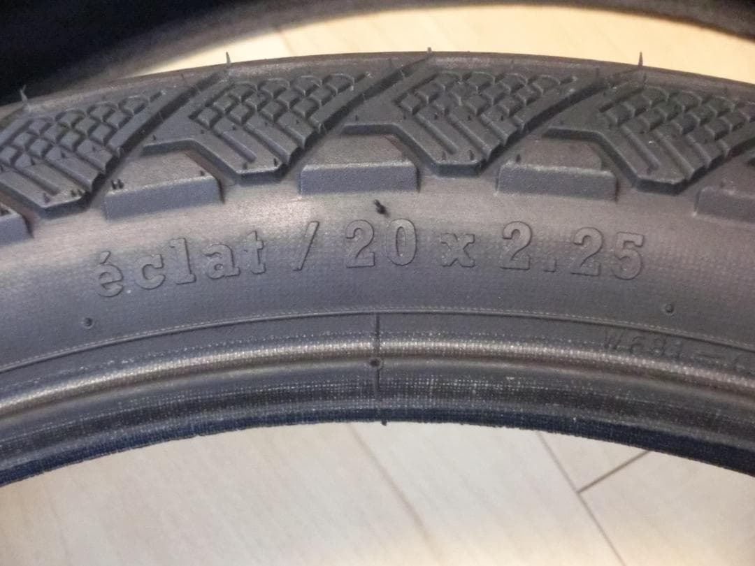 bmx Eclat Vapour Tire 100PSI 2.25×2本