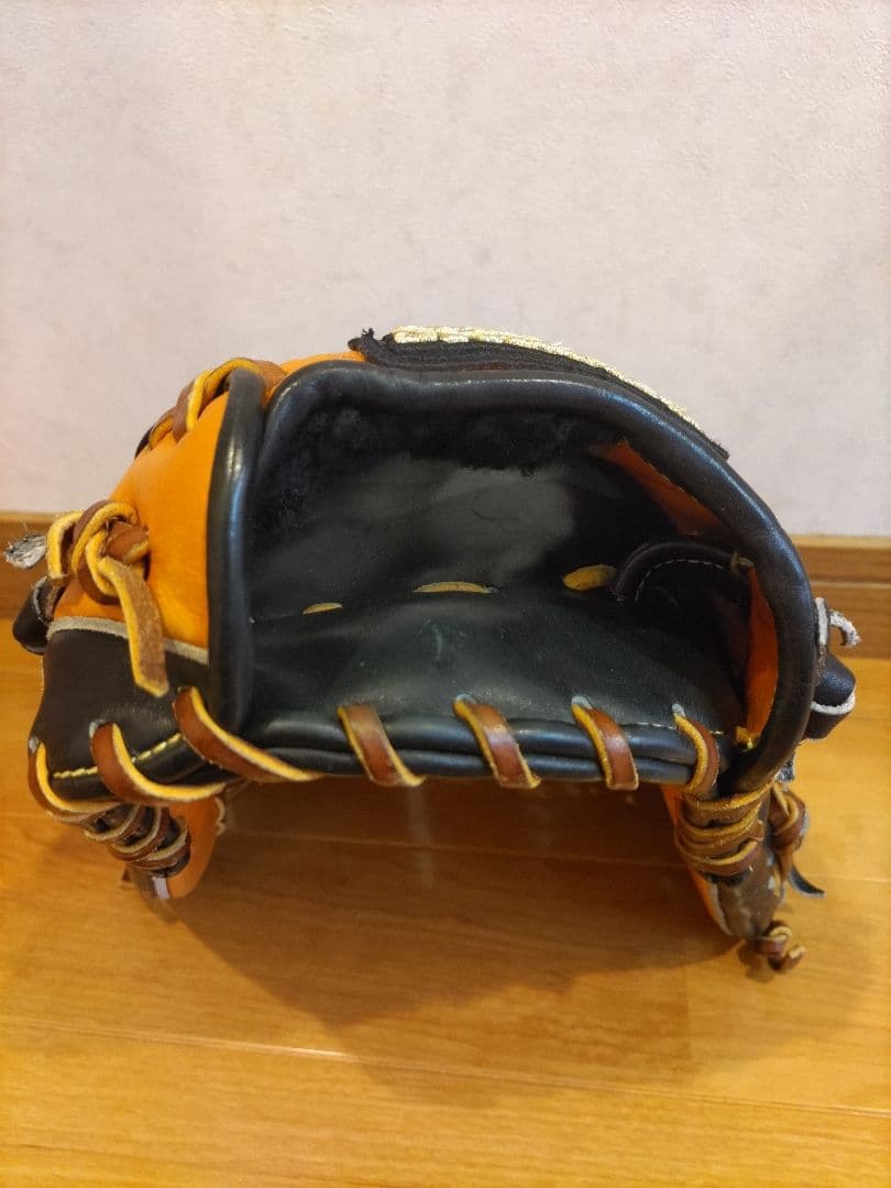 SPALDING 硬式グローブ 内野手　右利き用
