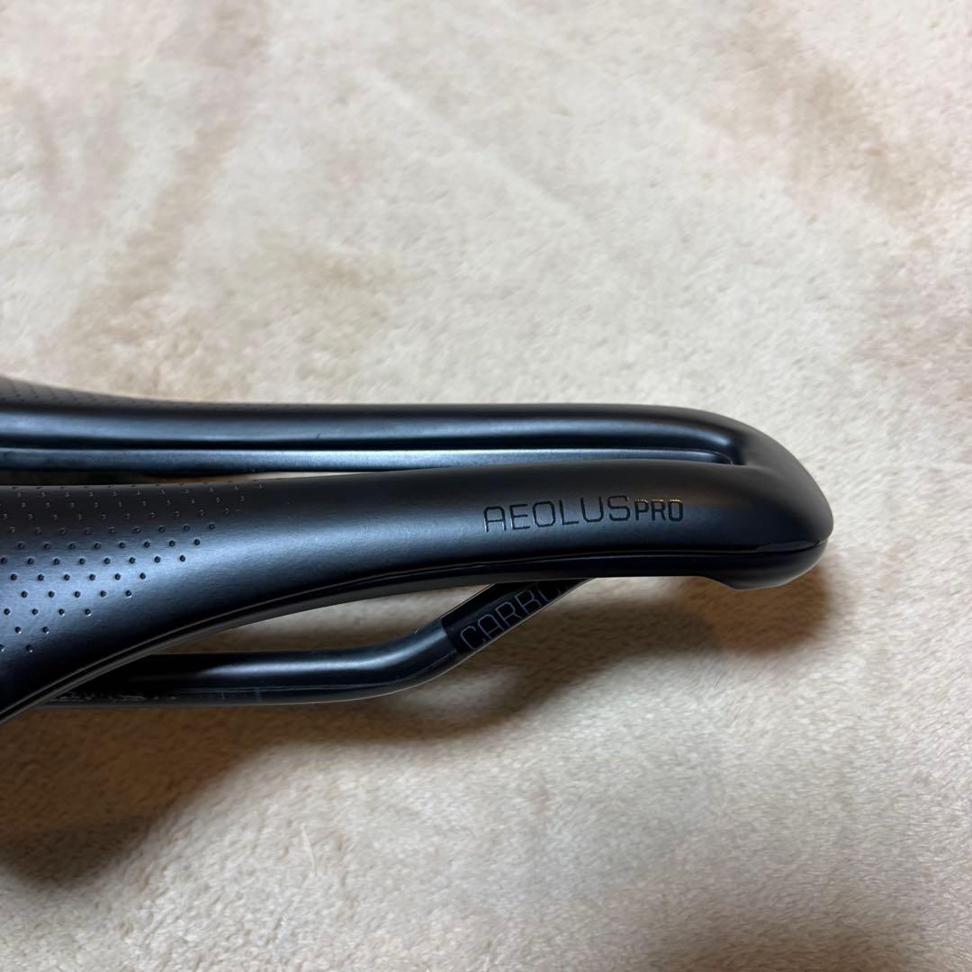 AEOLUS PRO カーボンサドル ブラック