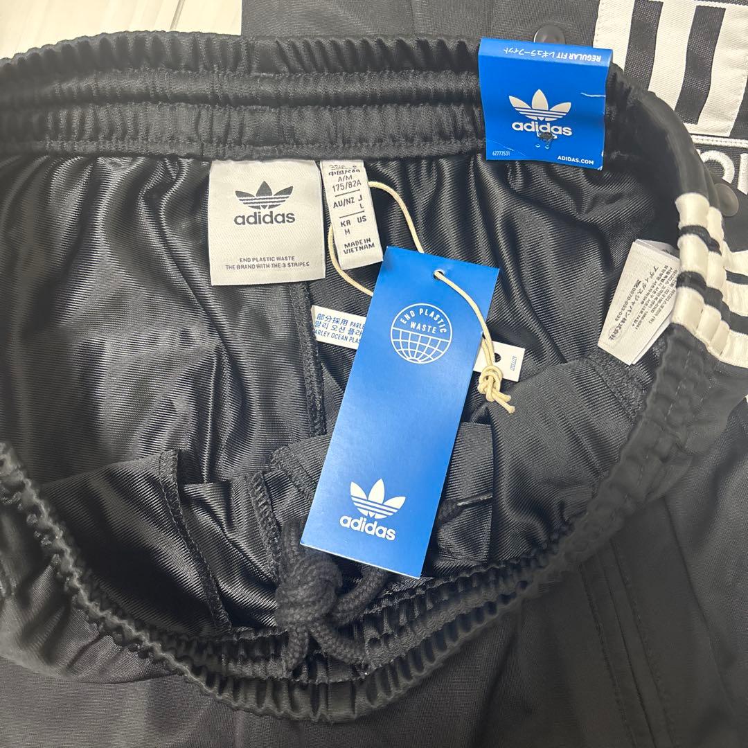 adidas トレーニングパンツ 黒 サイドストライプ