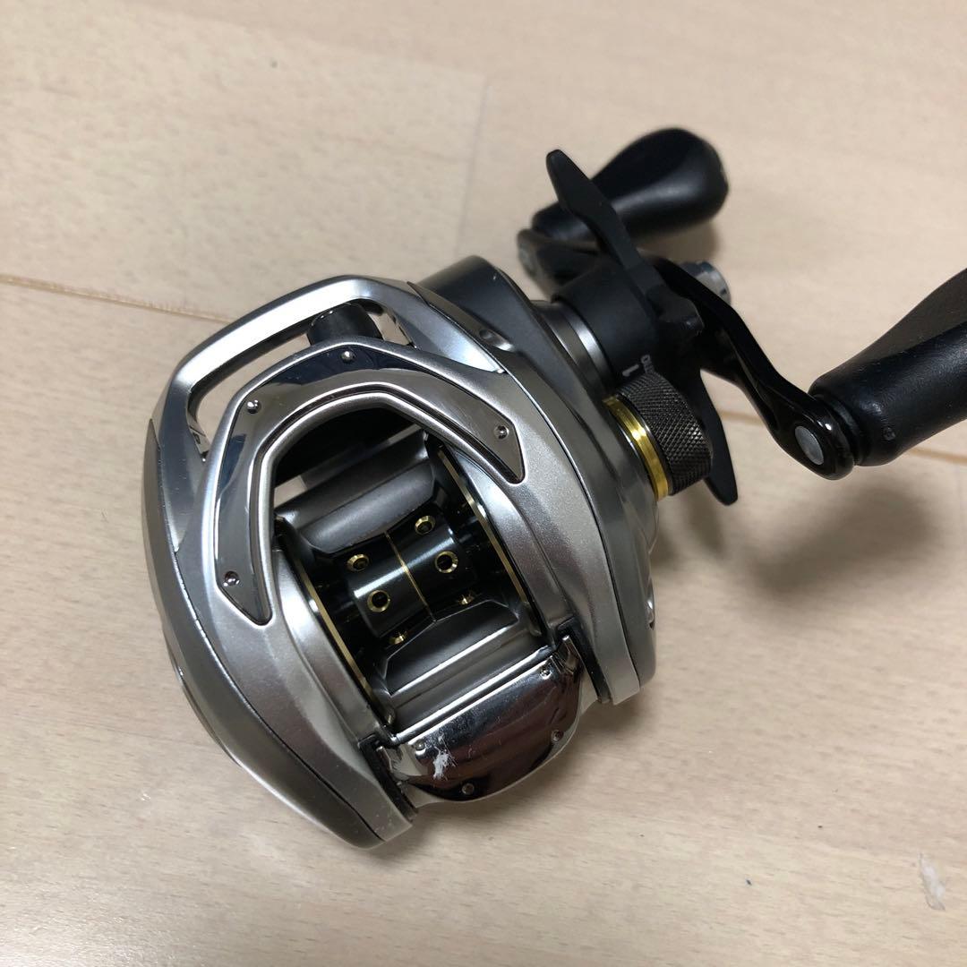 美品‼️ダイワ 24バスX100 右ハンドル