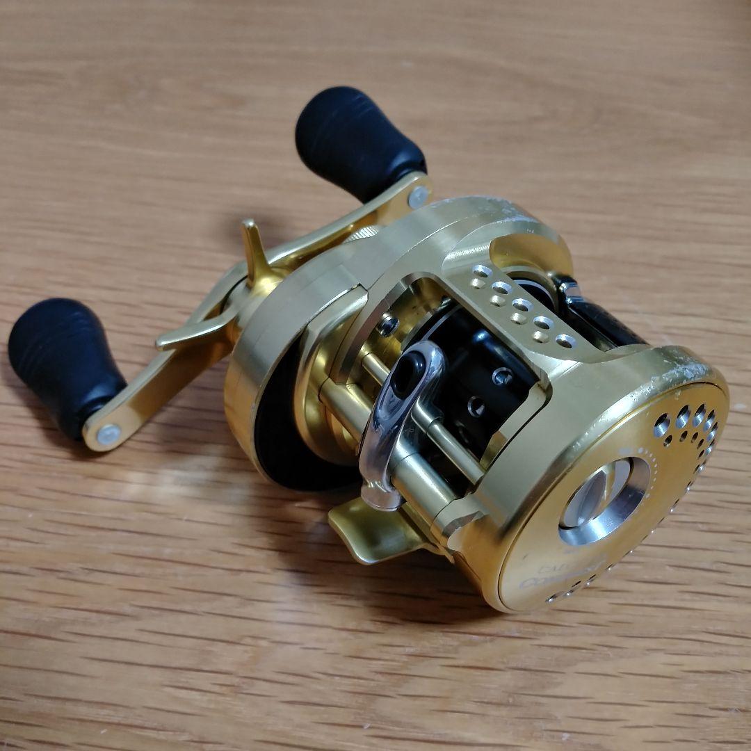 リール SHIMANO 15 CALCUTTA CONQUEST 200HG
