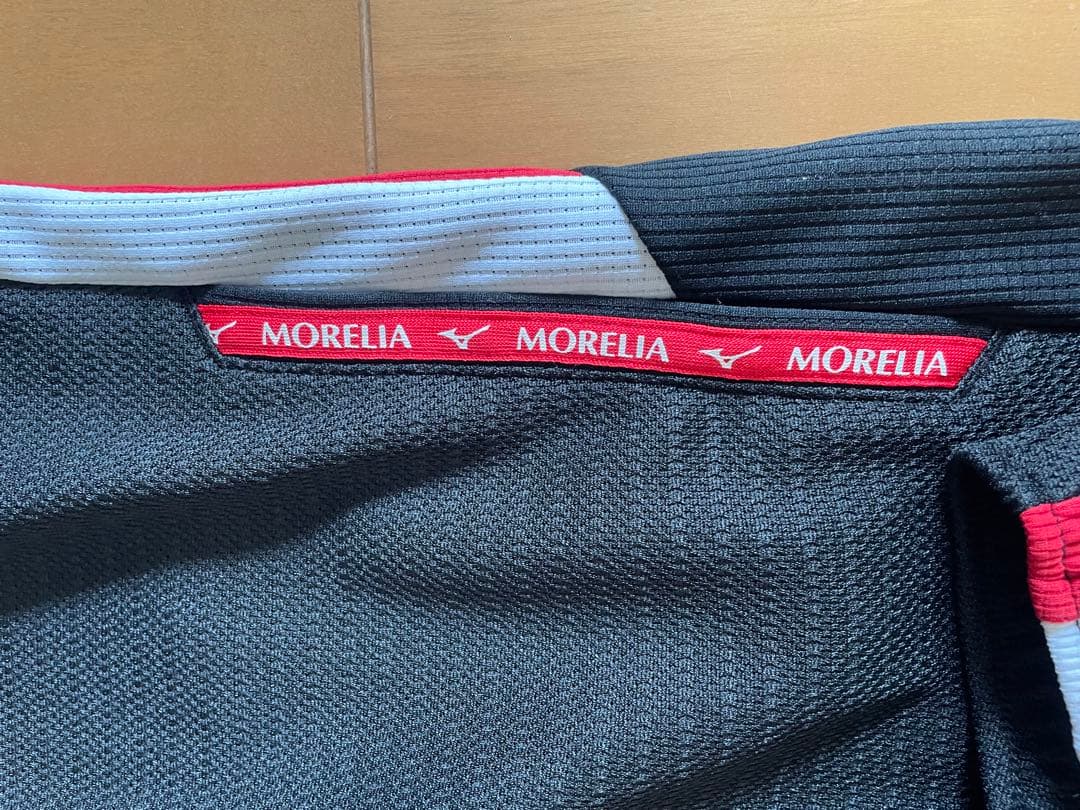 【未使用】ミズノ MORELIA ドライエアロフローミドラー上下セット M