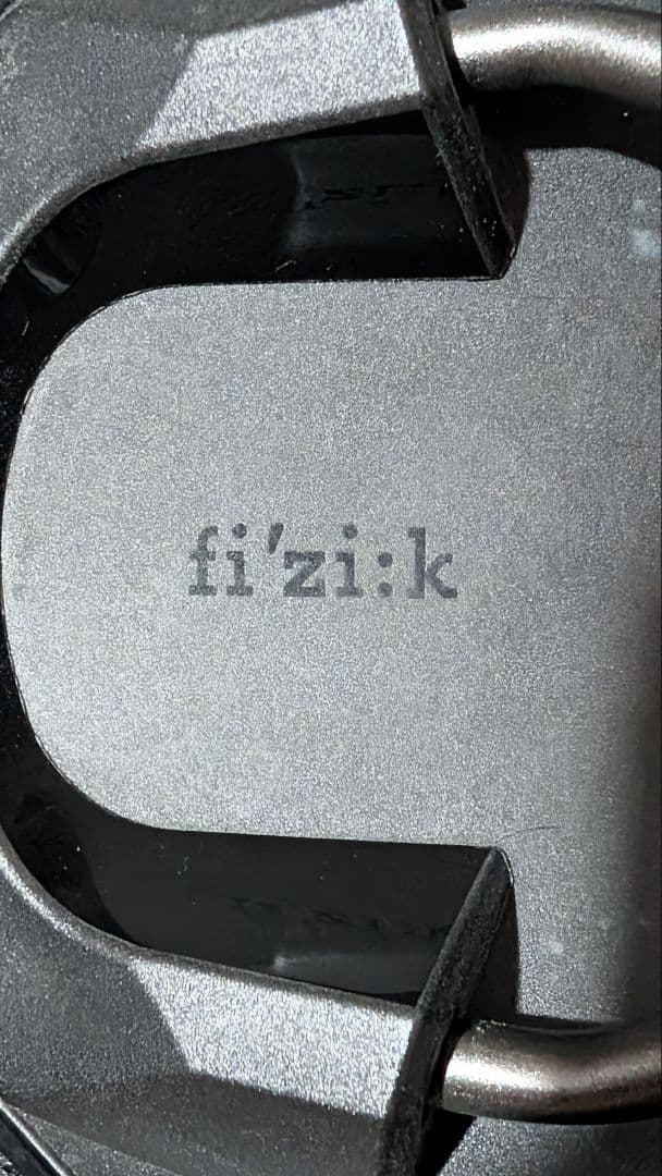 Fizik VENTO ARGO R3 サドル