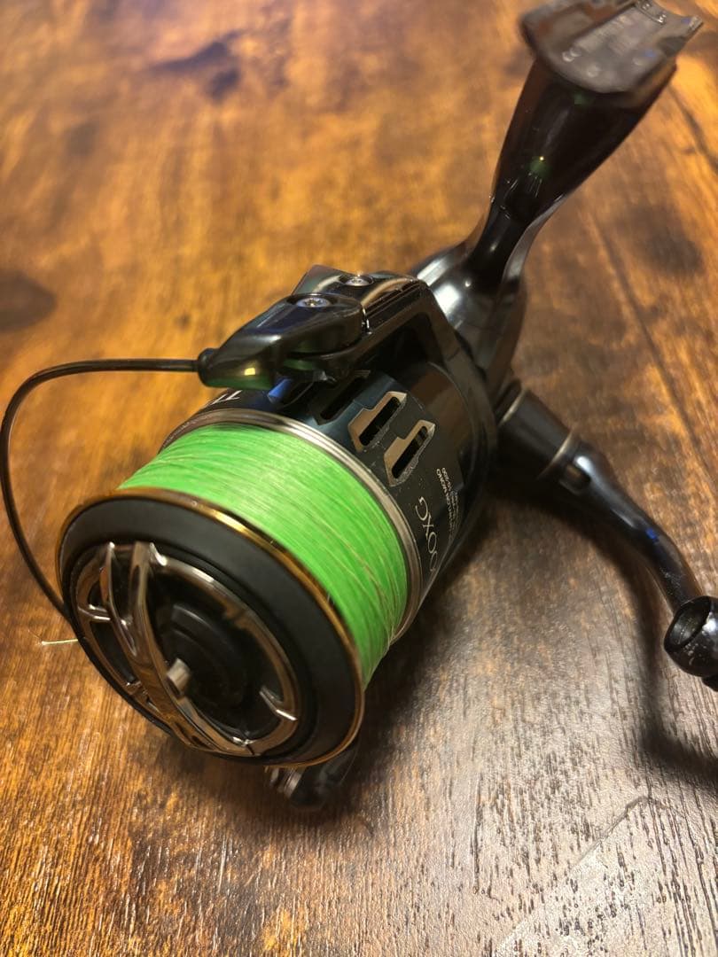 シマノ　ツインパワーXD 4000XG 予備スープル付き