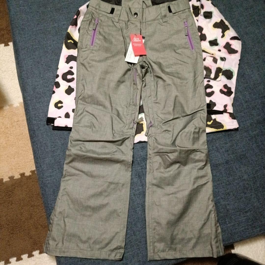 スノーボードウェアセット（ジャケット、パンツ、ゴーグル、手袋）
