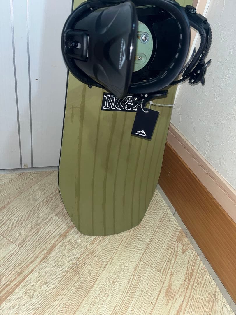 展示品！最強グラトリカービングボード！FLUX TWR 154cm 新品バイン