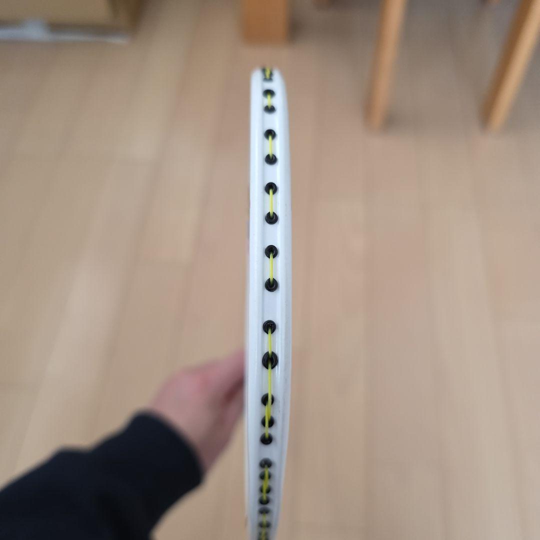 ASTROX 33 バドミントンラケット ホワイト