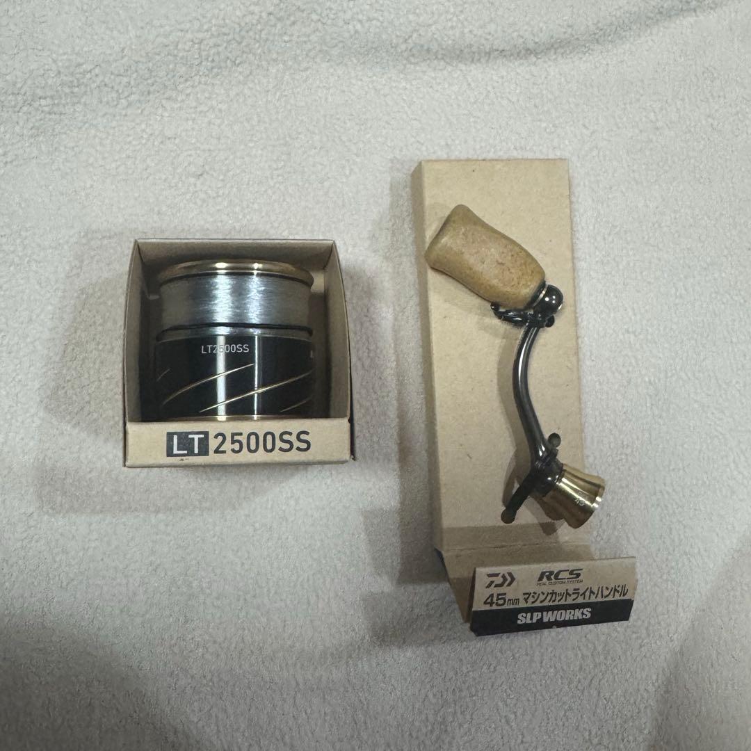 SLP WORKS スプールLT2500SS コルクハンドル