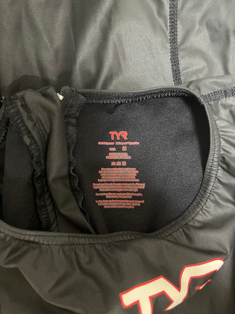 TYR スイム用スキンスーツ TORQUE PRO Mサイズ 黒/赤