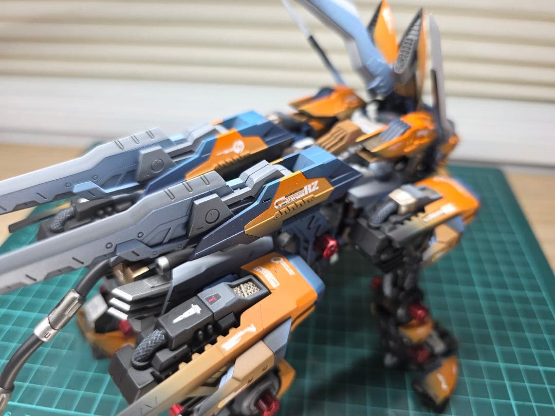 ゾイドHMMライガーゼロ　シュナイダー全塗装