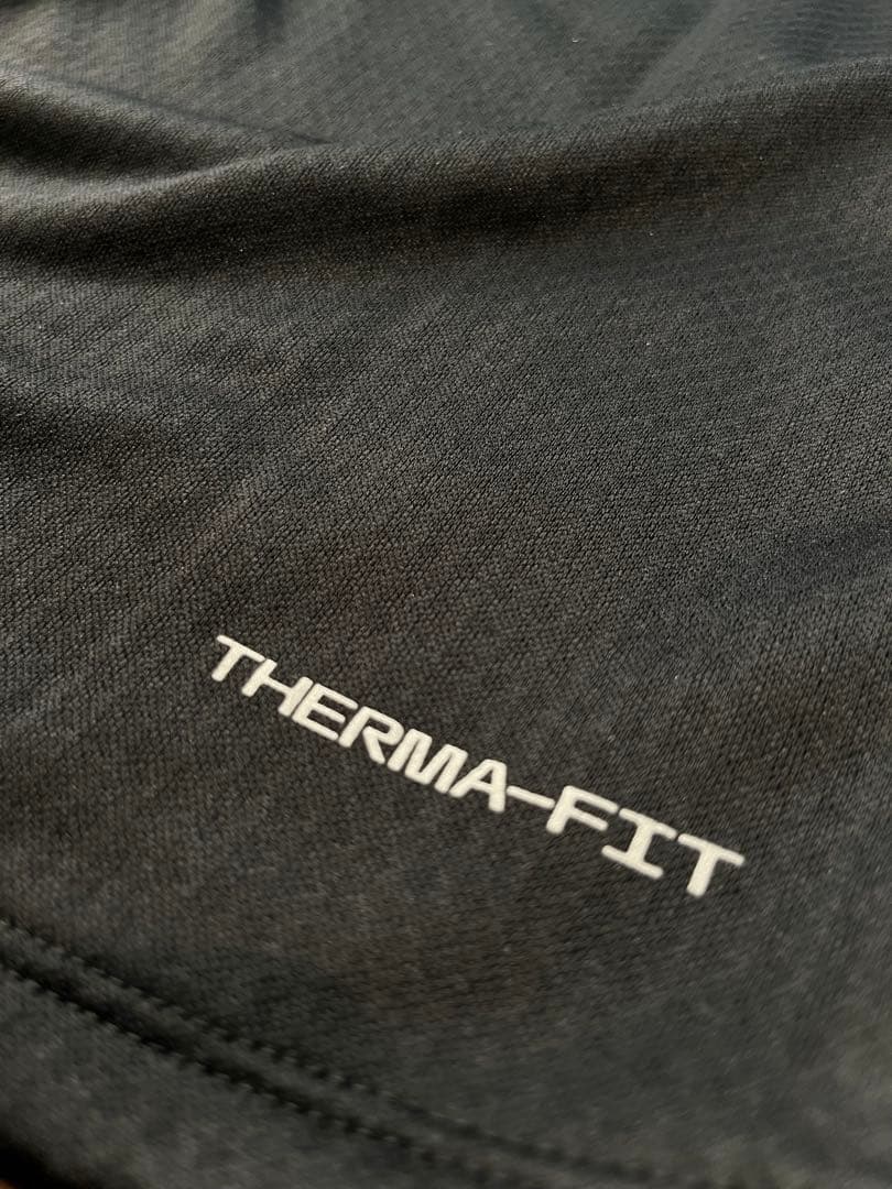 新品‼️ナイキ　Therma-FIT ハーフジップ 長袖 ランニングトップ　黒　M