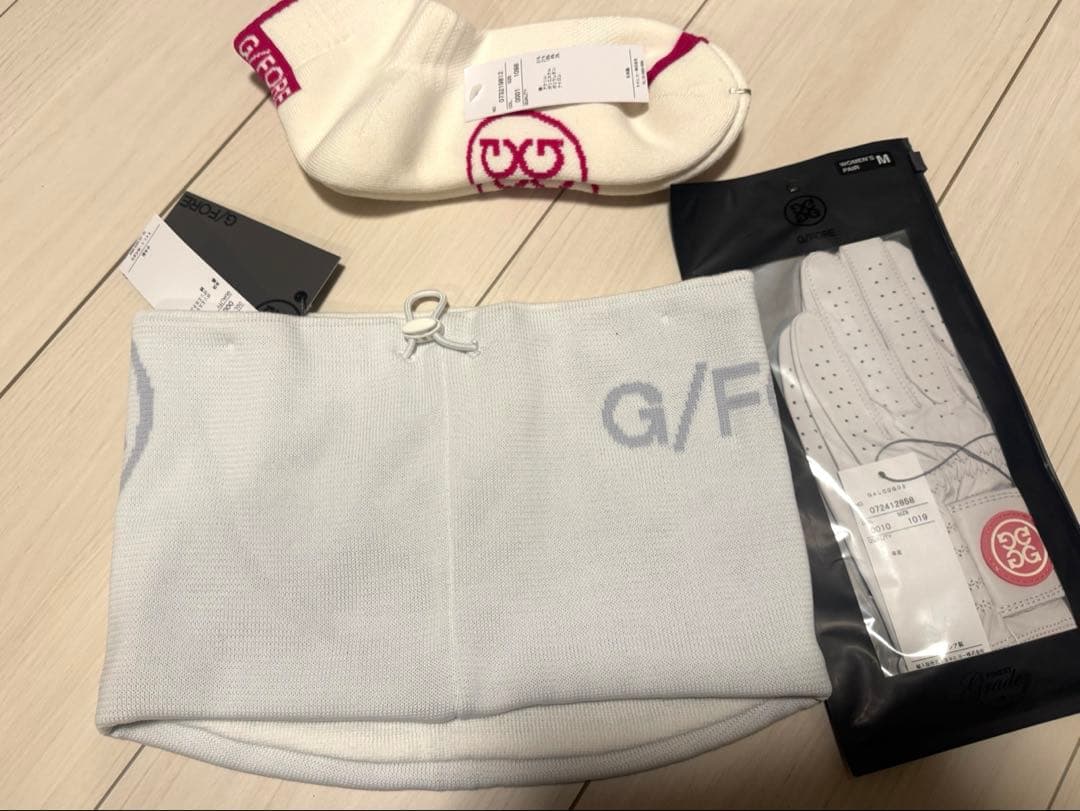 g\fore ゴルフ レディース　グローブ　ソックス　ネックウォーマー　ギフト