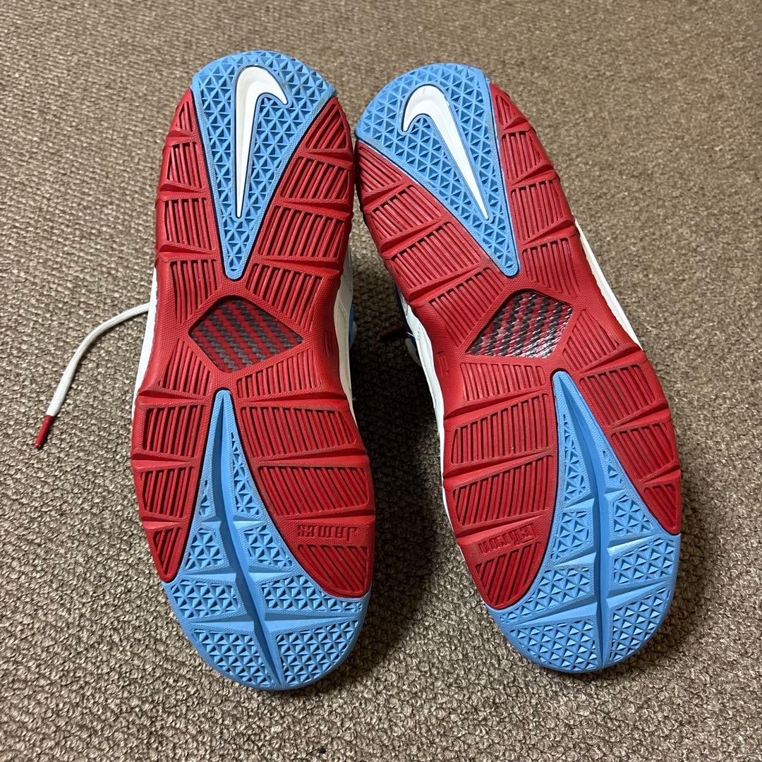 NIKE レブロン　ジェームズ　バスケットボールシューズ　スニーカー